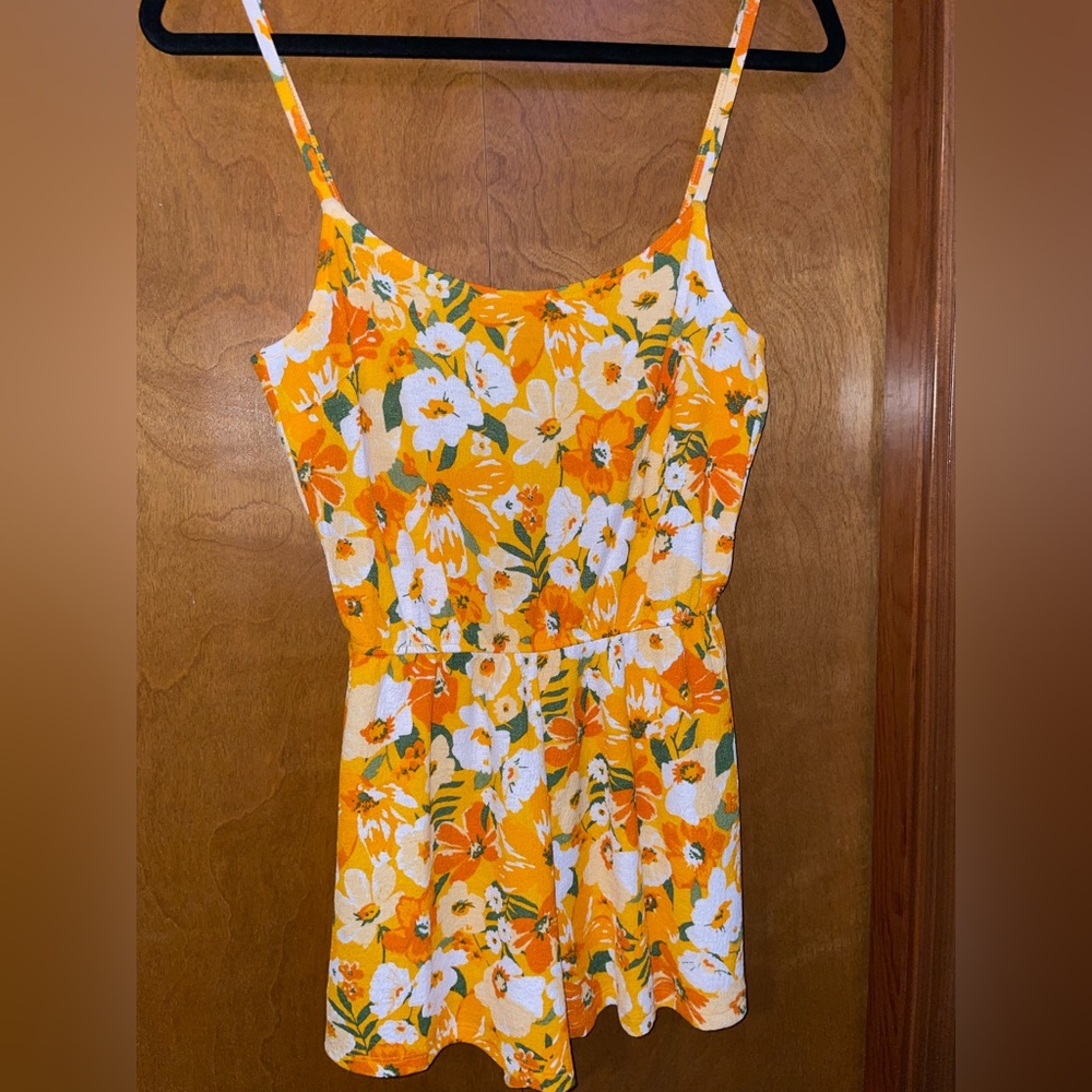 Brand:H&M, Size:Xxs-Large, Color: Yellow/Orange/White and Green Accents
